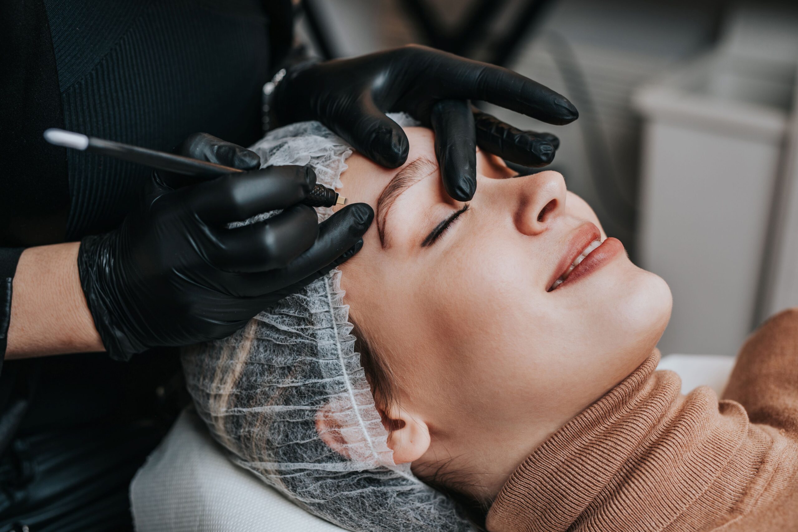 ¿Microblading o Laminado?                                               La mejor opción para tener unas cejas perfectas